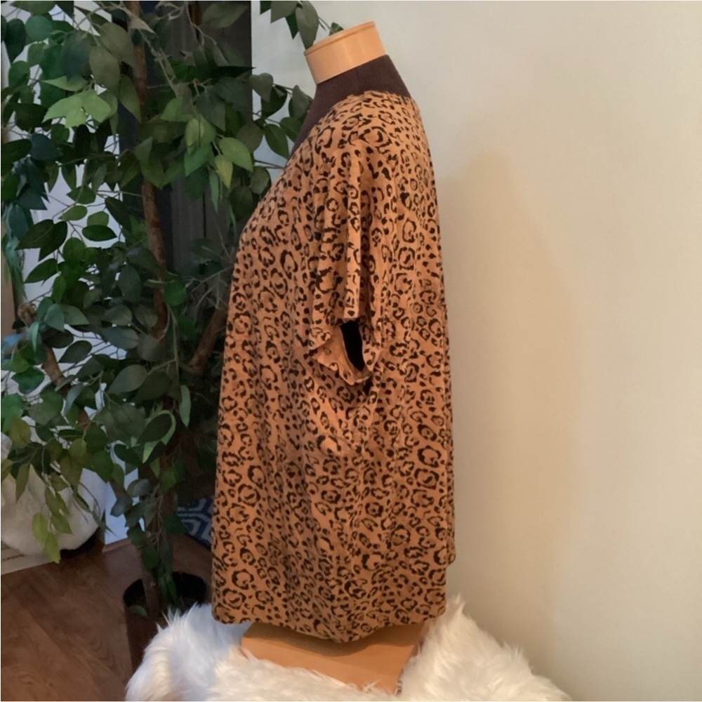 Ava & Viv short sleeve blouse Woman’s size 3X  animal cheetah leopard - Picture 3 of 13
